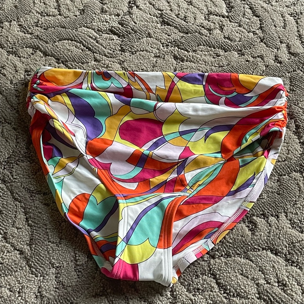Super cute high waisted bikini bottoms